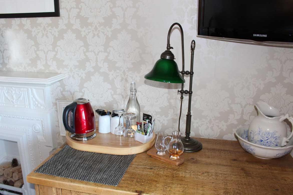 אינברנס Invernevis Bed And Breakfast מראה חיצוני תמונה